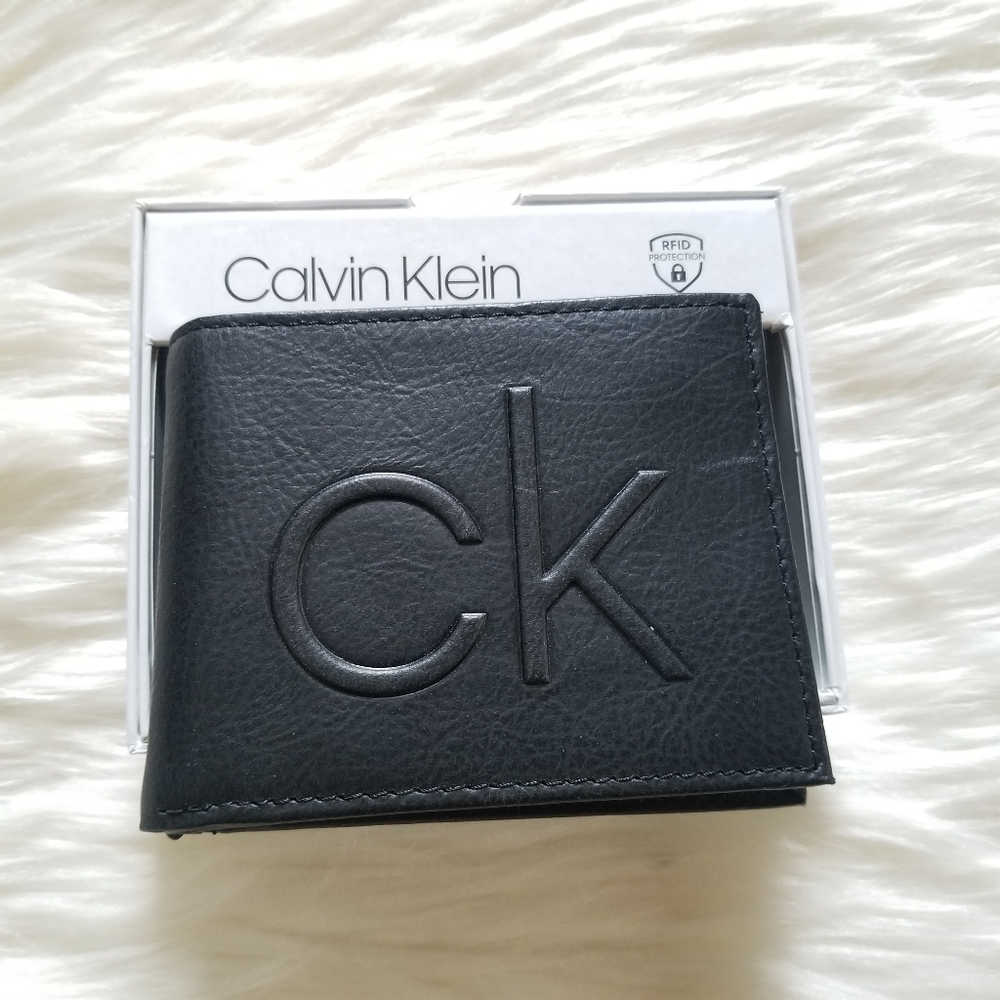Calvin Klein leather bifold wallet